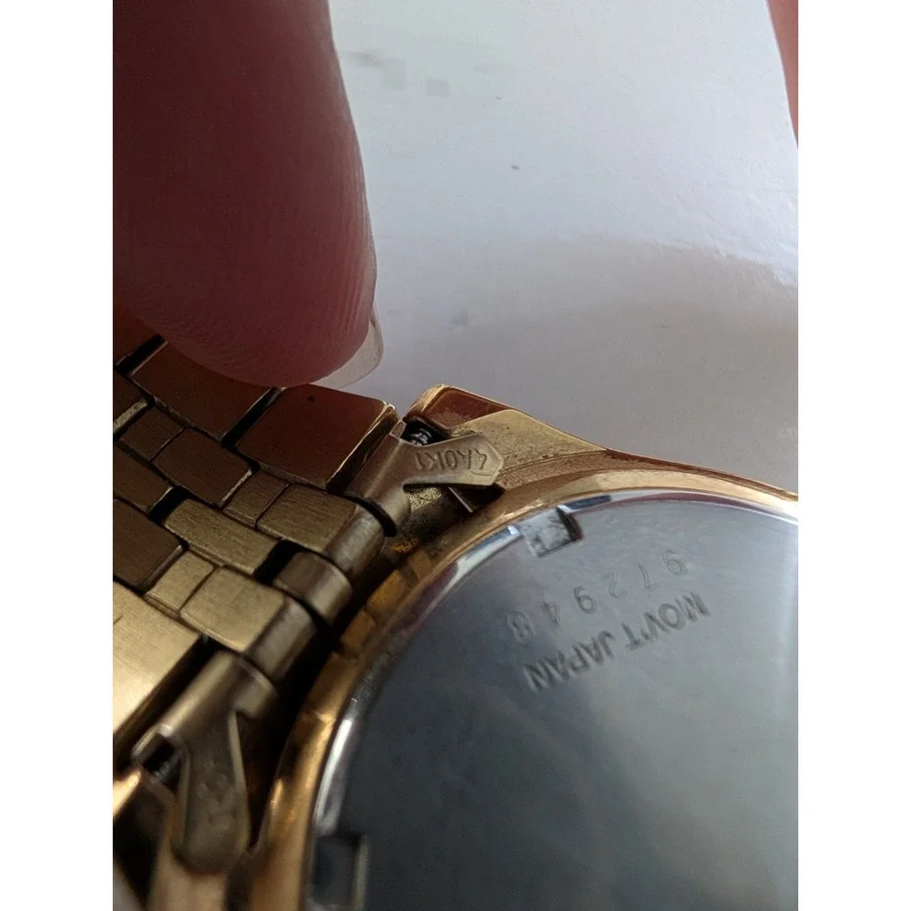 Seiko 7N43-9048 Men's Gold Tone Quartz Watch Black Dial Day Date Stainless